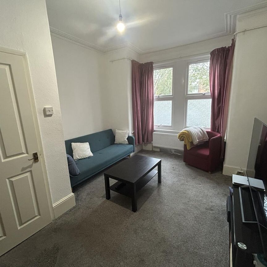 1 bedroom flat to let - Photo 1