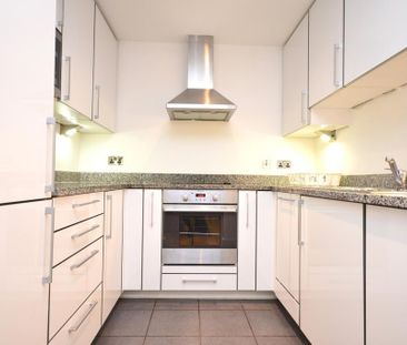 1 bedroom flat to rent - Photo 4