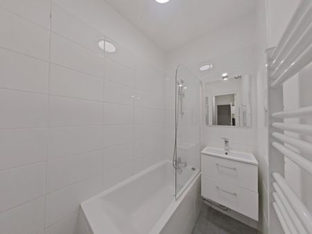 APPARTEMENT T3 A LOUER - PARIS 17EME ARRONDISSEMENT - 57.81 m - 1 945 € - Photo 3