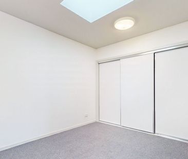 STUNNING TWO BEDROOM APARTMENT - Photo 3