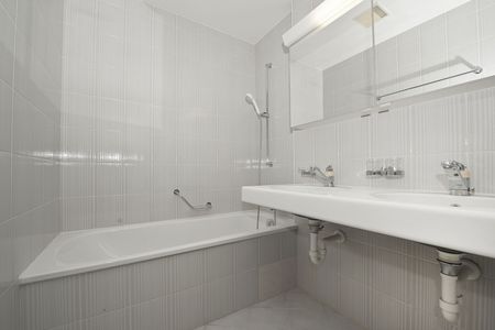 Geräumige und helle Wohnung an ruhiger Lage - Photo 2