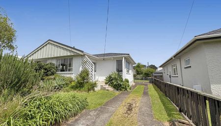 3 Bedroom, 1 Bathroom House. - Photo 5