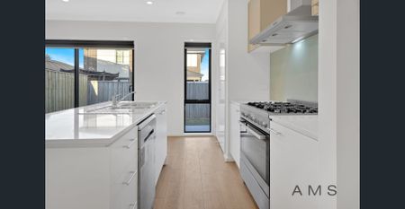 Modern architecture and comfortable living ! - Photo 3