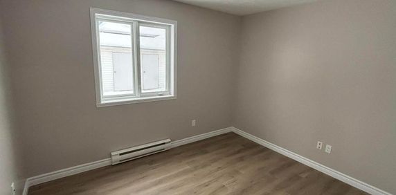 5 1/2, Disponible Immédiatement, - Photo 2