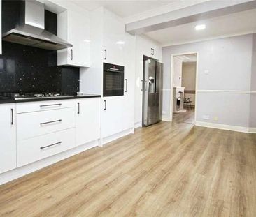 Cropparth Road, Dagenham, RM10 - Photo 2