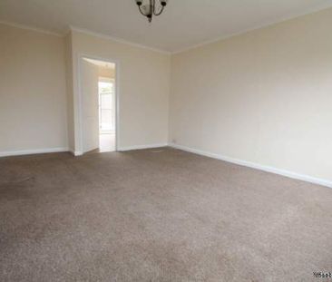 3 bedroom property to rent in Leigh On Sea - Photo 3