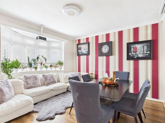 4 bedroom detached house to rent - Photo 1