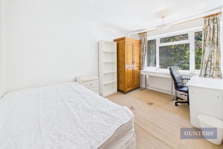 4 bedroom House To Let - Photo 2