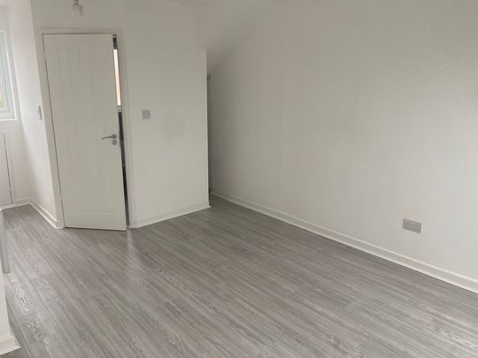 Stoney Stanton Road, Hillfields - Photo 1