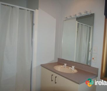 Bright Sunny Two Storey Townhouse - Photo 4