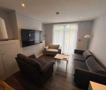 9 bedroom terraced house to rent - Photo 2