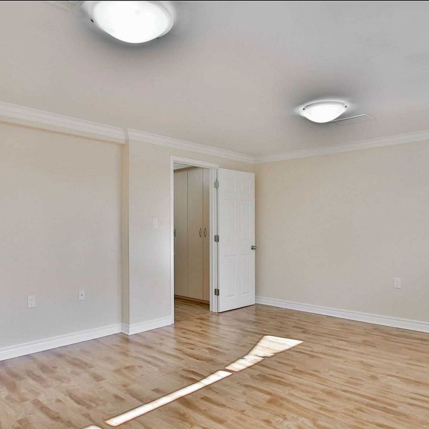 For Lease - 243 Harrygan Crescent, Richmond Hill, Ontario - Photo 1