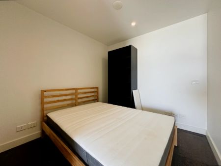 1 Bedroom+Study - Photo 4