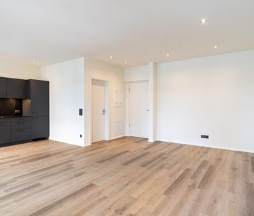 Moderne 2.5-Zimmer-Langzeit-Ferienwohnung im Dorfkern von Näfels - Foto 1