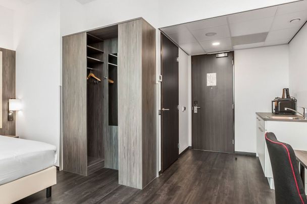 Appartement te huur: Mandelaplein 1 1314 CG Almere - Foto 1