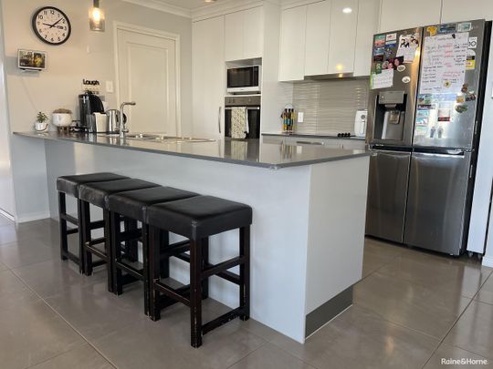 Modern Comfort in Prestigious Highview Estate - Photo 1