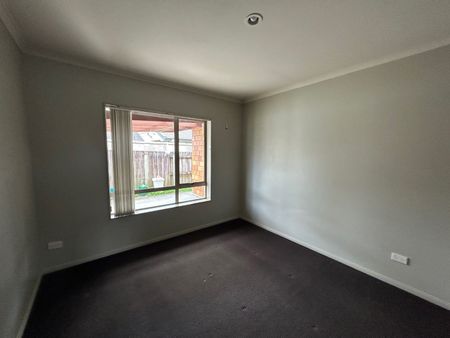 Sunny and Spacious Four-Bedroom Famil - Papamoa - Photo 3