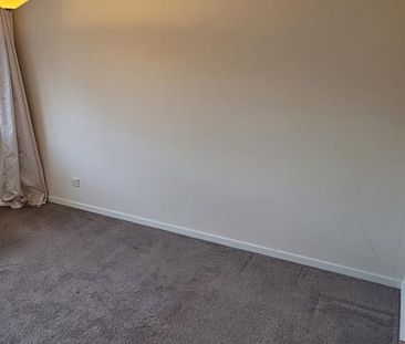 3 bedroom end of terrace house to rent - Photo 3