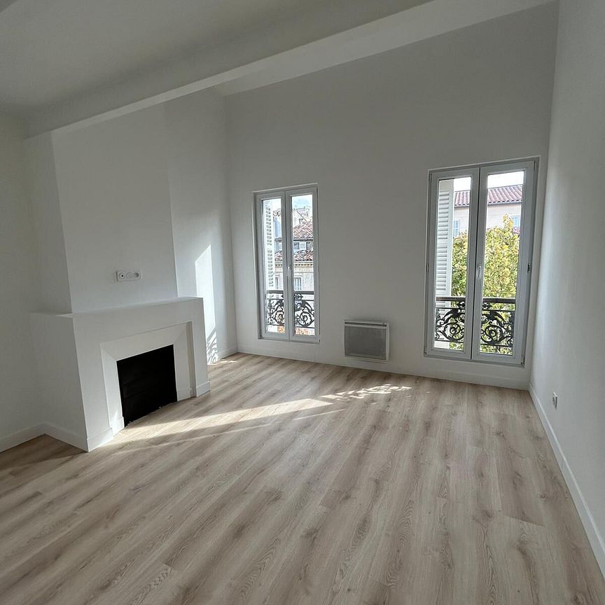 Appartement 4 pièces 83m2 MARSEILLE 1ER 1 429 euros - Photo 1