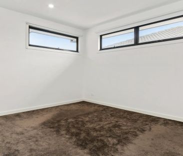 Modern Townhouse! - Photo 6