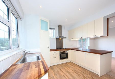 4 bedroom semi-detached house to rent - Photo 3