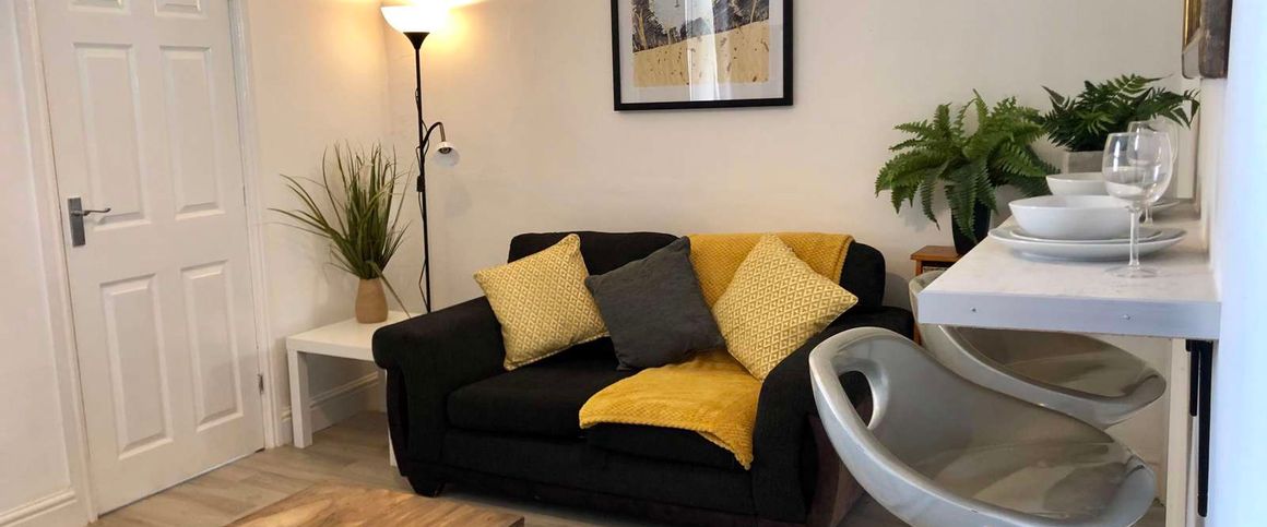 Jersey Road Room 4 - Photo 1