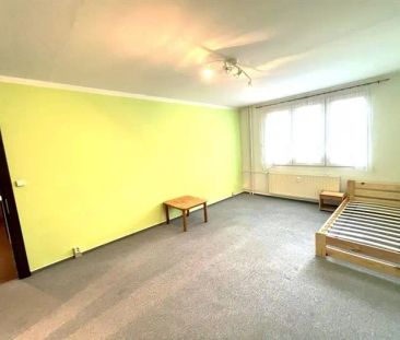 Pronájem bytu 2+1 s lodžií 71 m - Fotografie 6