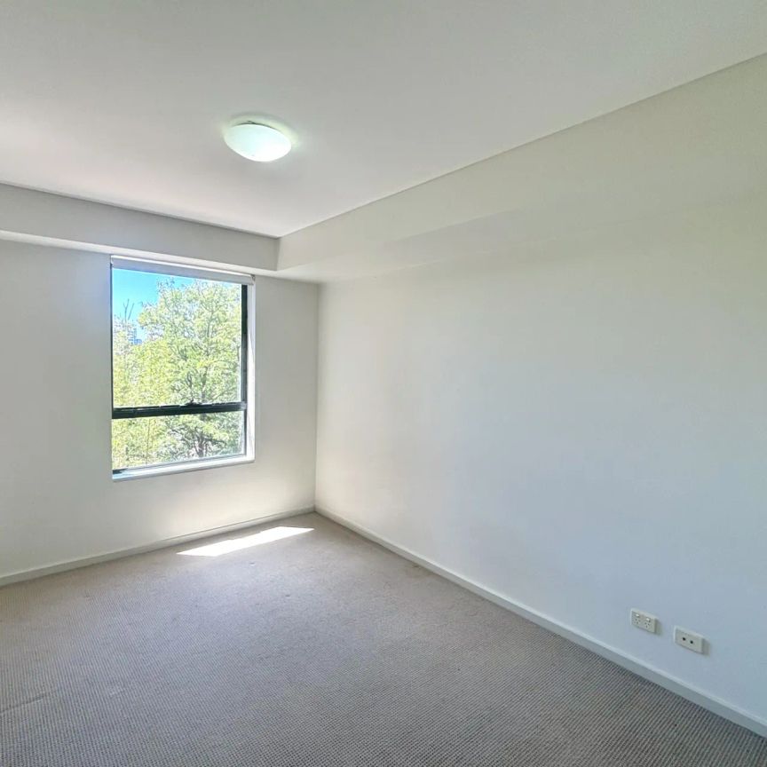 Modern Studio Apartment in Prime Hurstville Location - Photo 1