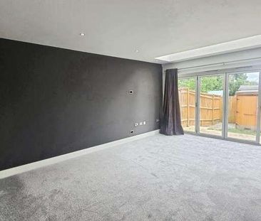 South Street, Farnborough, GU14 - Photo 2