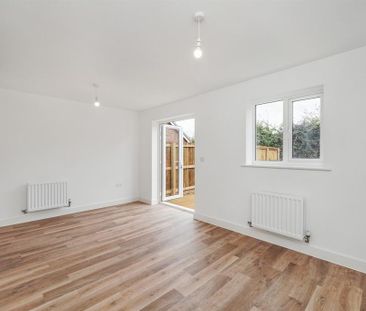 4 bedroom detached house to rent - Photo 1