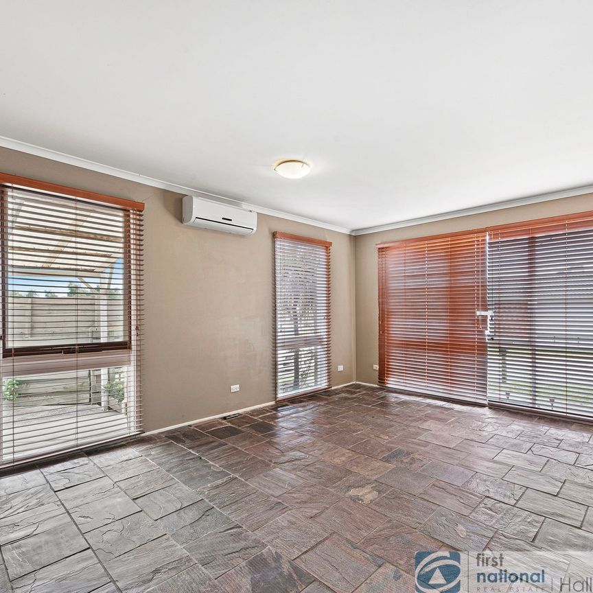 21 Oakwood Drive, Keysborough - Photo 1