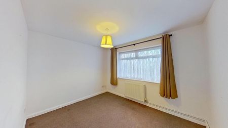 2 bedroom detached bungalow to rent - Photo 2