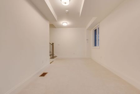 For Lease - 3319 Taha Gardens, Oakville, Ontario - Photo 3