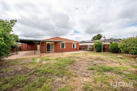 Large Family Home! - Photo 3