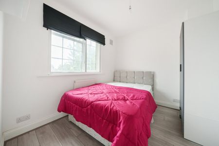 House Share to rent - Bracondale Road, London, SE2 - Photo 3