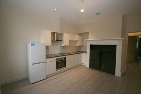 1 bedroom ground floor flat to rent - Photo 2