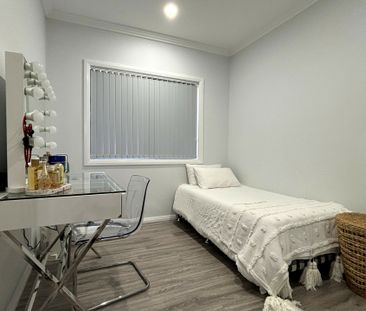 Stylish & Modern Two-Bedroom Granny Flat - Photo 4