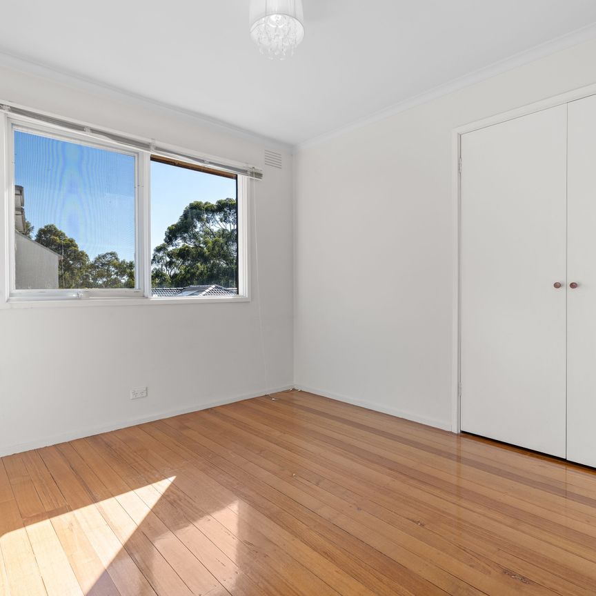 Spacious Family Living in a Prime Location - Photo 1
