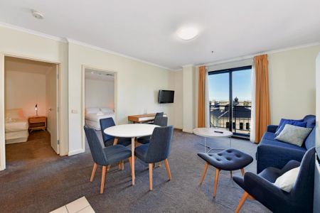 Nice 2-bedroom apartment near Fitzroy Gardens - Photo 2