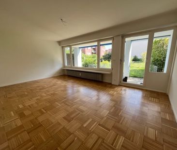 Tolle 2 Zimmer-Wohnung mit gedecktem Sitzplatz und Gartenanteil - Foto 1