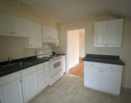 Westbrook - Spacious 2 Bedroom Apt in nice quiet Building in Dartmouth! - Photo 3