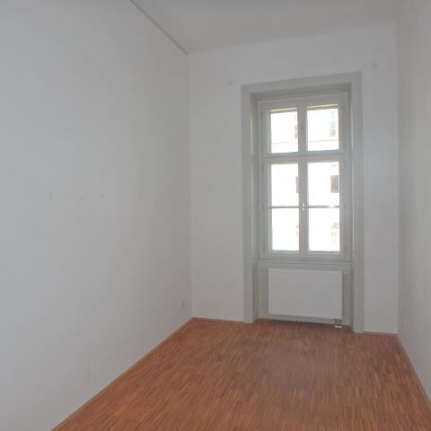 4-Zimmer Altbauwohnung mit Balkon im ersten Liftstock - Foto 1