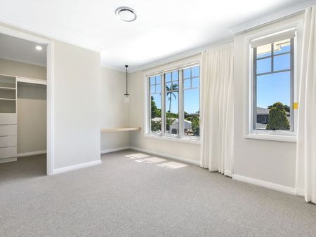 16B Huon Street, Broadbeach Waters QLD 4218 - House For Rent | Domain - Photo 2