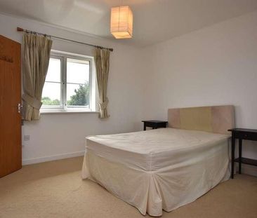 Alveston Square, South Woodford, London, E18 - Photo 4
