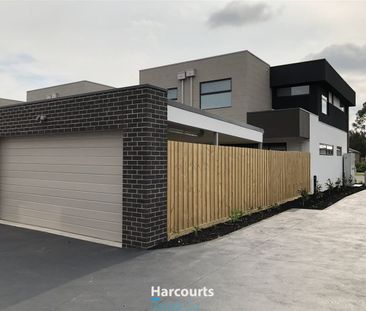 Modern Living - Photo 3