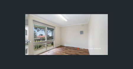 Furnished, convenient and budget friendly - Photo 2