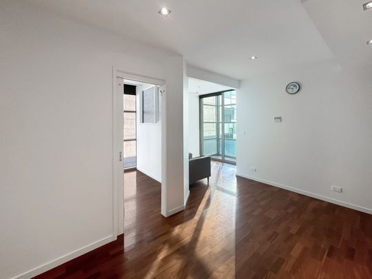 2405/25-33 Wills Street, Melbourne - Photo 1