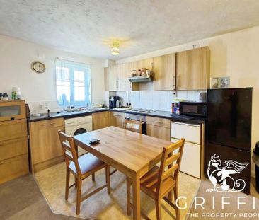 London Road, Grays, RM17 - Photo 2