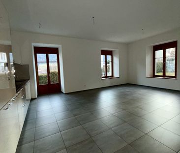 Appartement de 4.5 pièces entièrement rénové avec grande terrasse - Photo 5