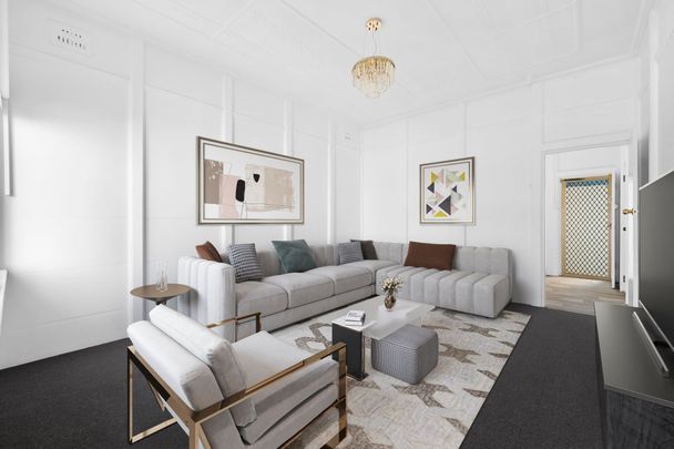 Bright and sunny family home - Photo 1